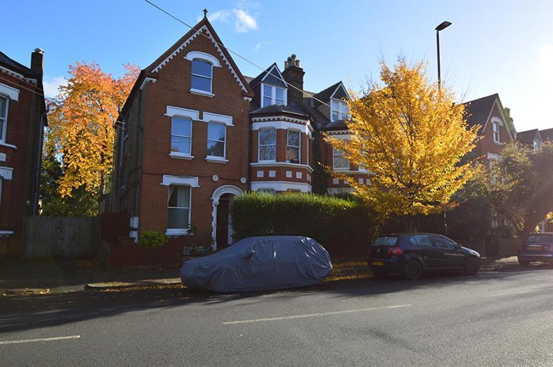 2 Bedroom Top Floor Flat, West Dulwich Free Street Parking Londra Esterno foto